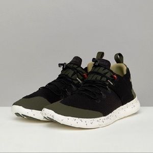 Nike Free RN Commuter Utility Running Shoe